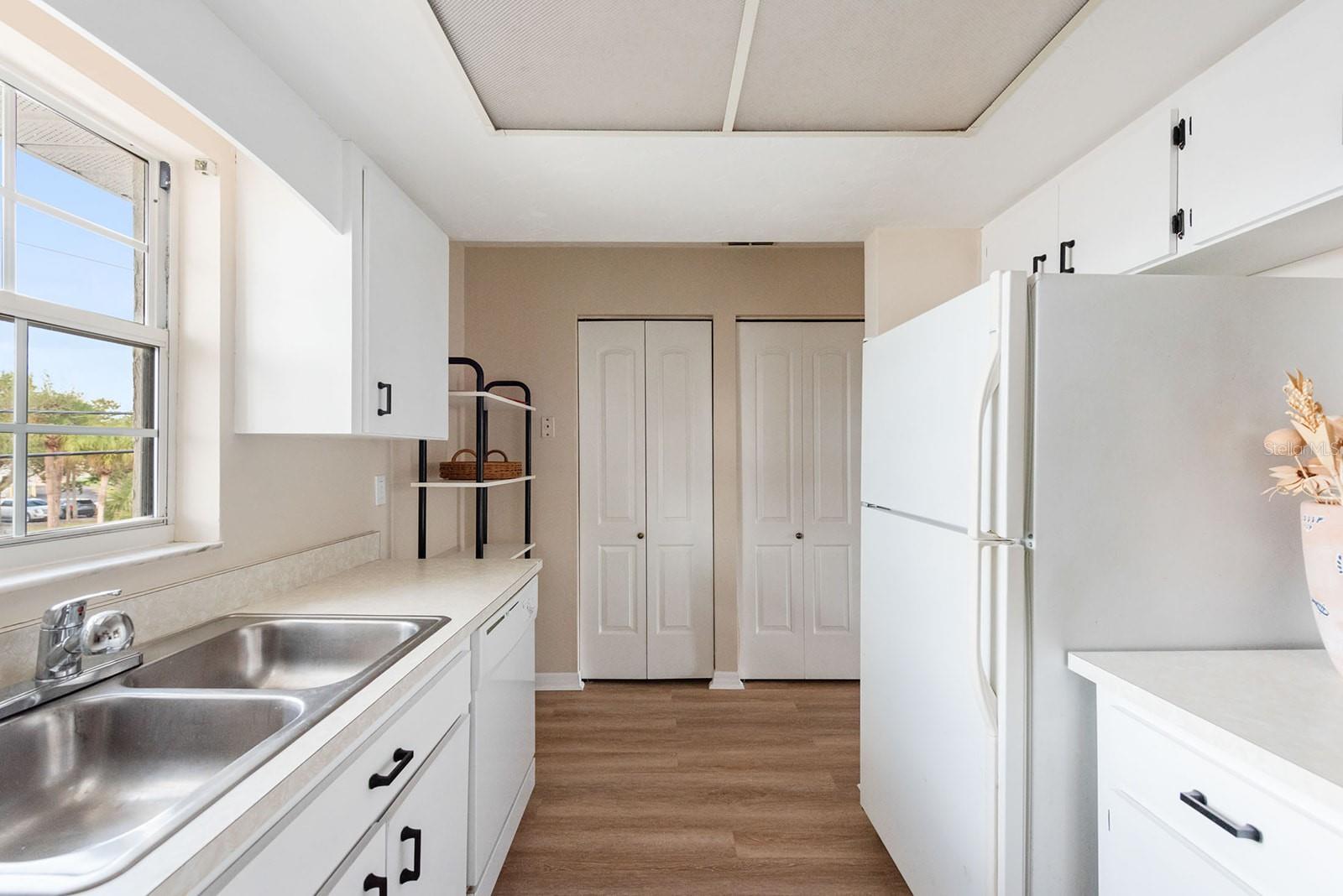 PALM MANOR - Residential