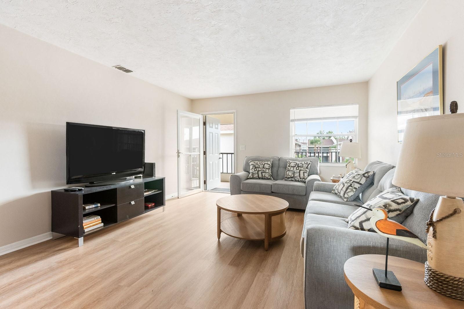 PALM MANOR - Residential