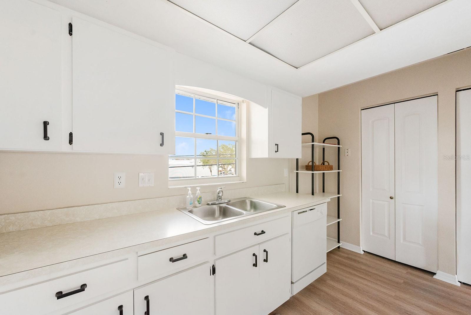 PALM MANOR - Residential