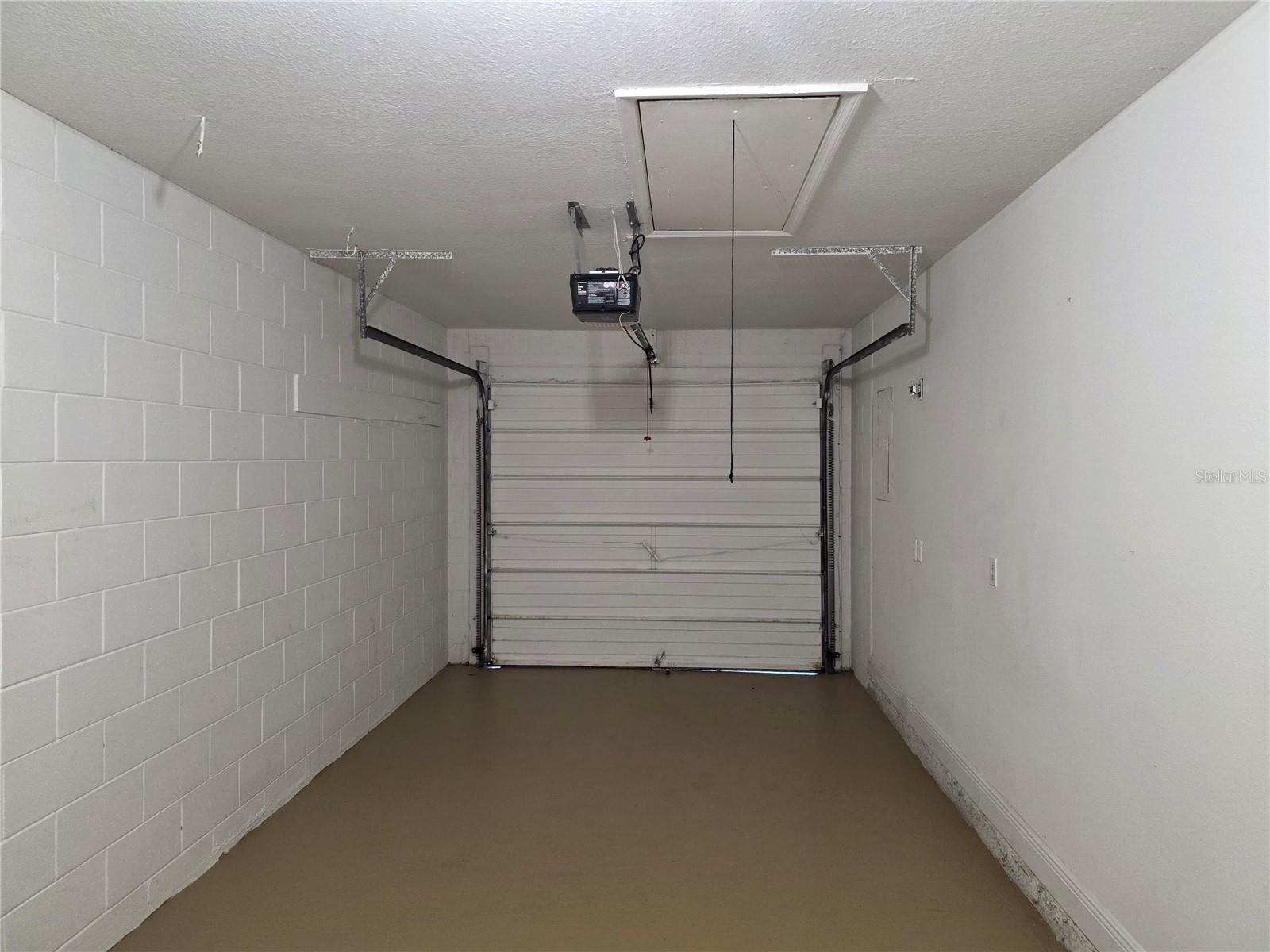 LIVINGSTON UNIT II B - Residential