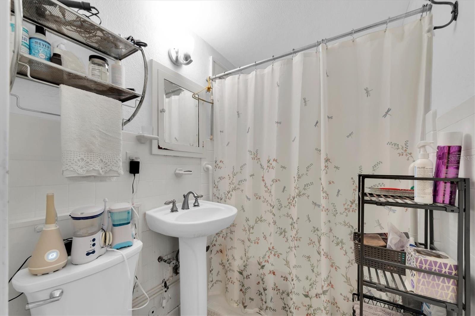 FLORI DE LEON APTS CO-OP - Residential