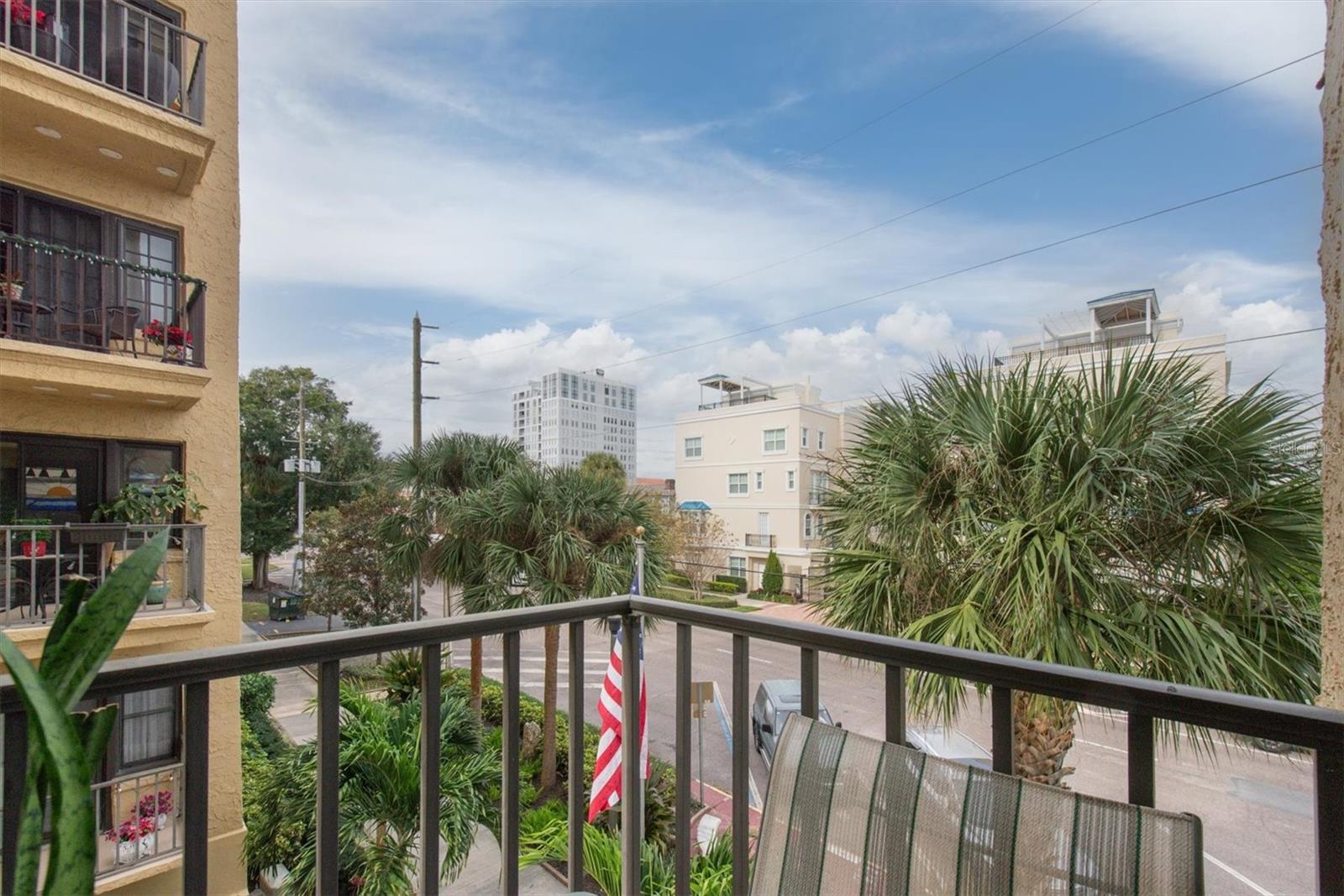 FLORI DE LEON APTS CO-OP - Residential