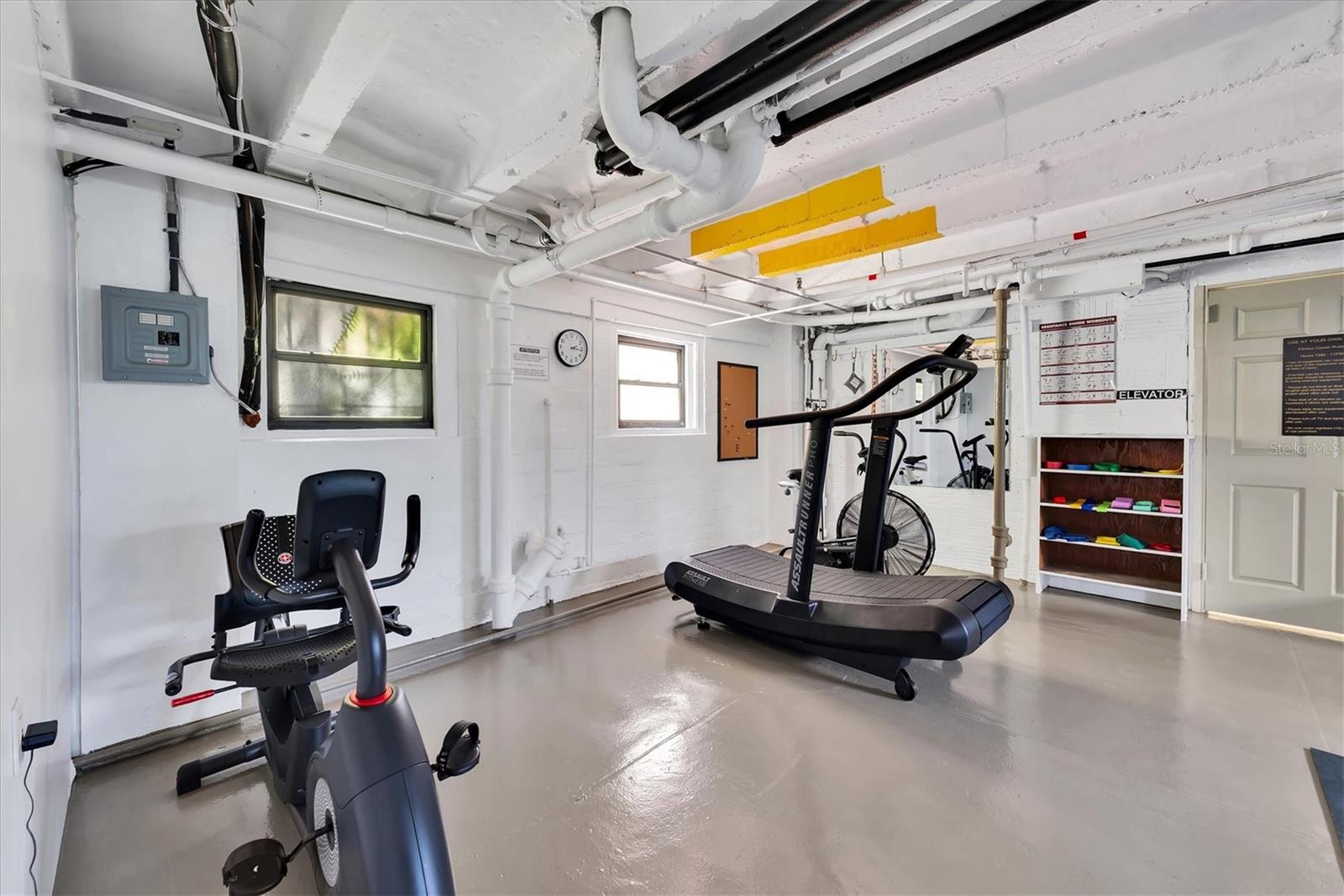 FLORI DE LEON APTS CO-OP - Residential