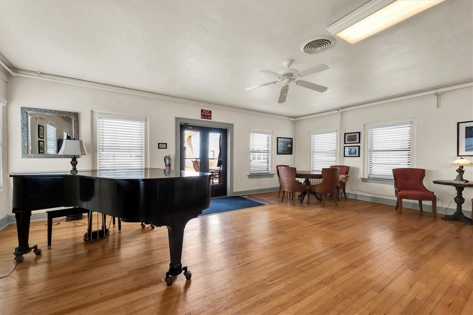 FLORI DE LEON APTS CO-OP - Residential