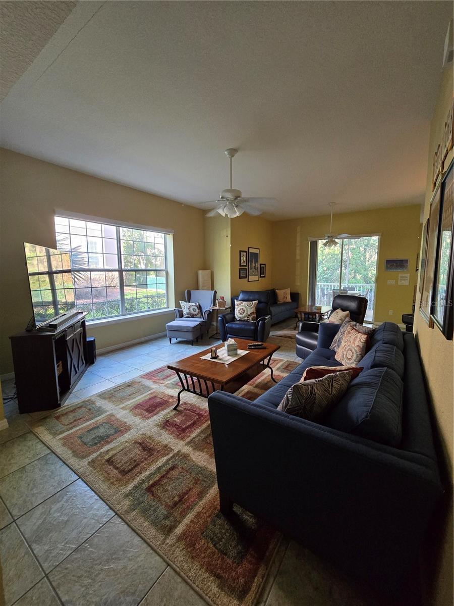 PHILLIPS BAY CONDO PH 02 OR 5723/2465 - Residential