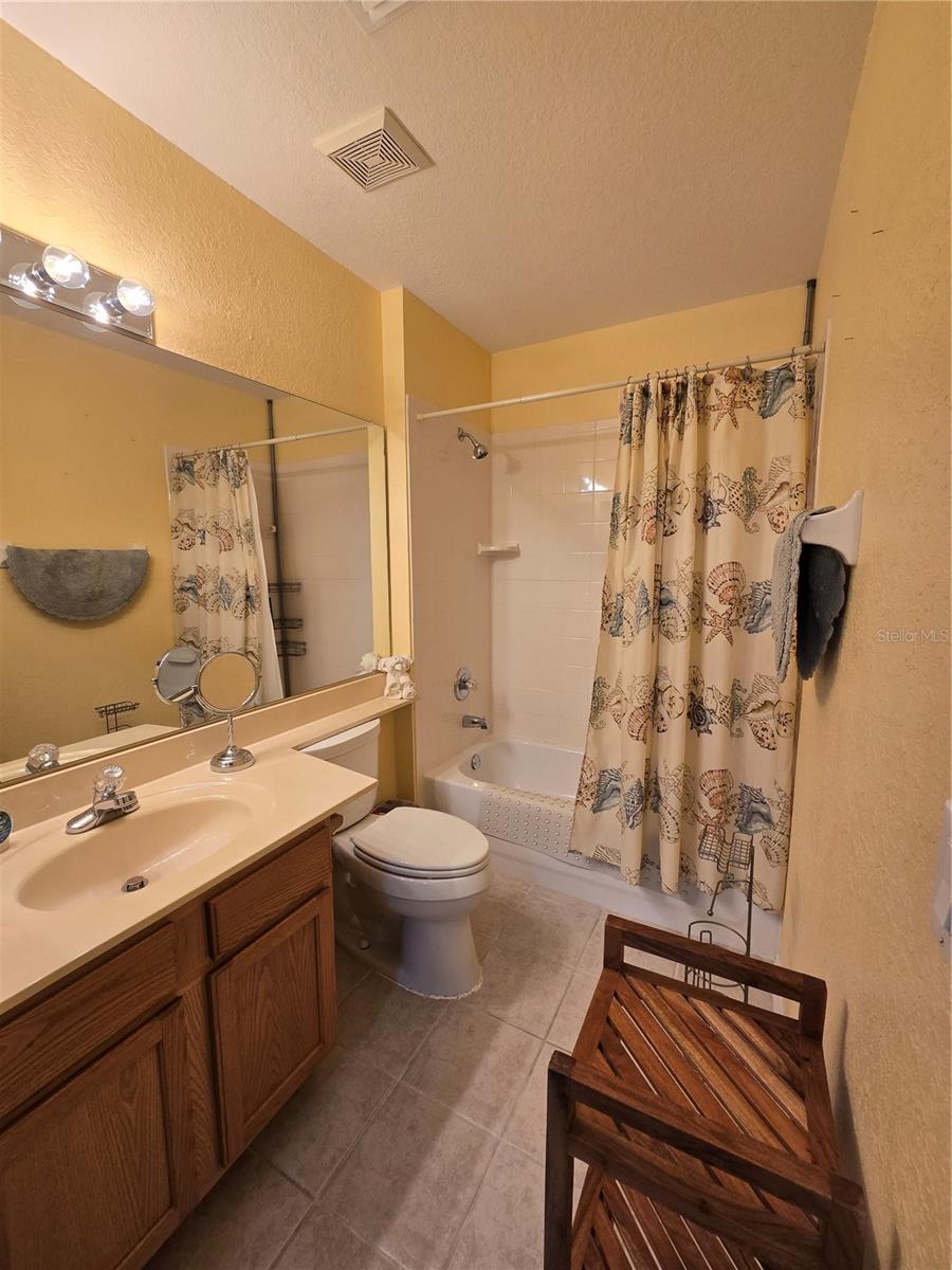 PHILLIPS BAY CONDO PH 02 OR 5723/2465 - Residential