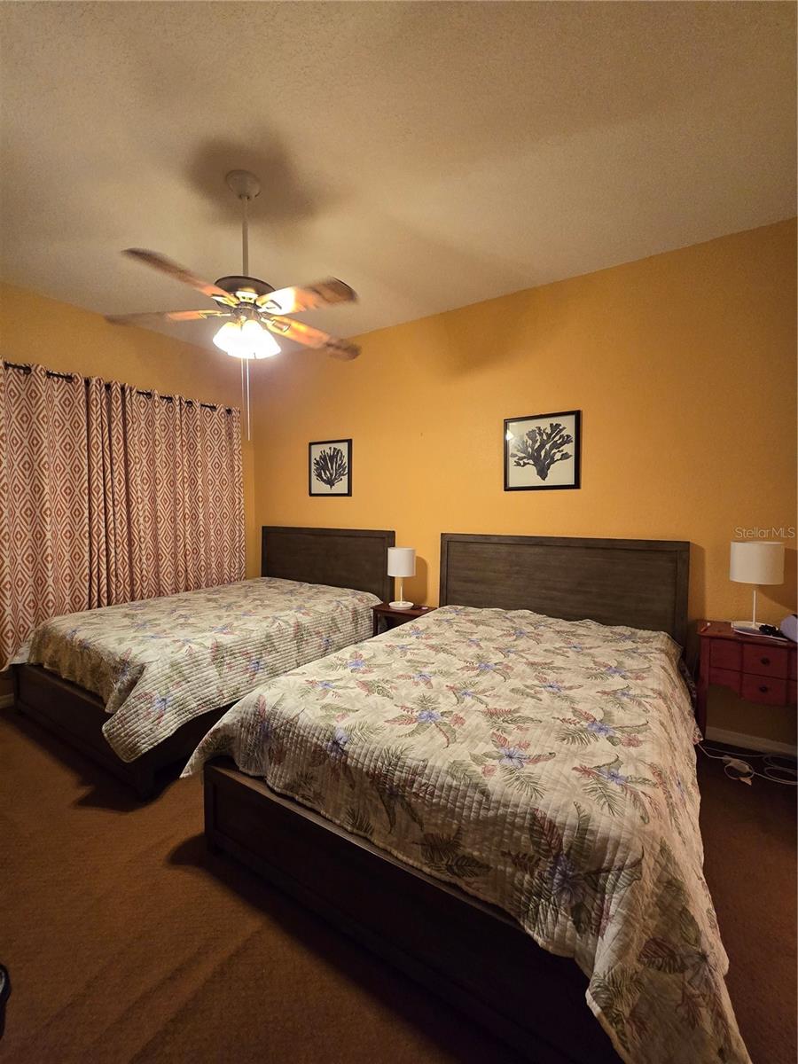 PHILLIPS BAY CONDO PH 02 OR 5723/2465 - Residential