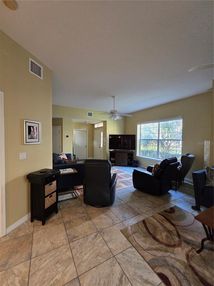 PHILLIPS BAY CONDO PH 02 OR 5723/2465 - Residential