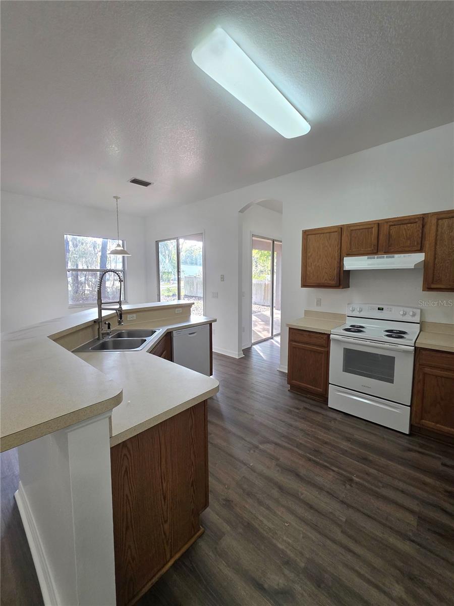 RAVEN GLEN UN 01 - Residential Lease