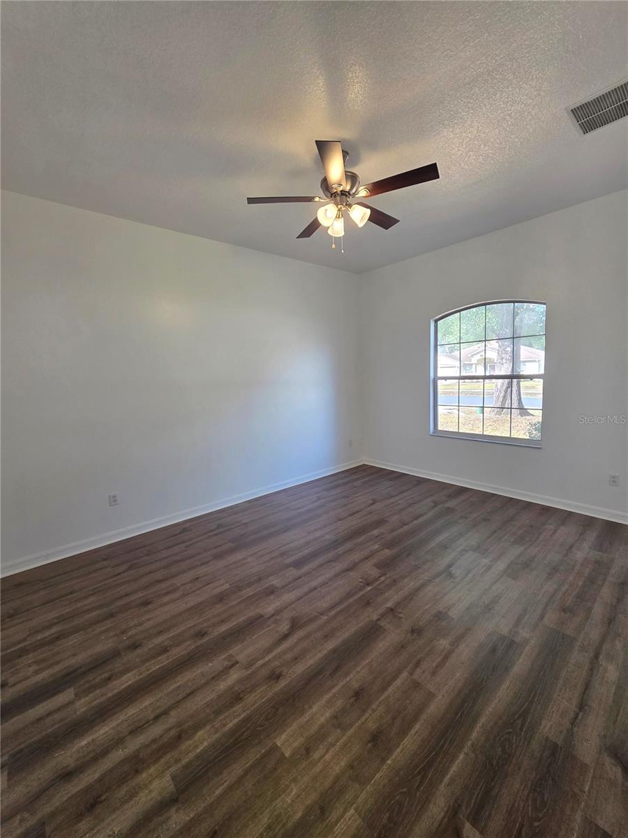 RAVEN GLEN UN 01 - Residential Lease