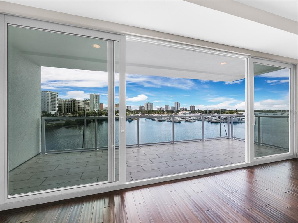 HARBOR VIEW ON GOLDEN GATE POINT - Residential