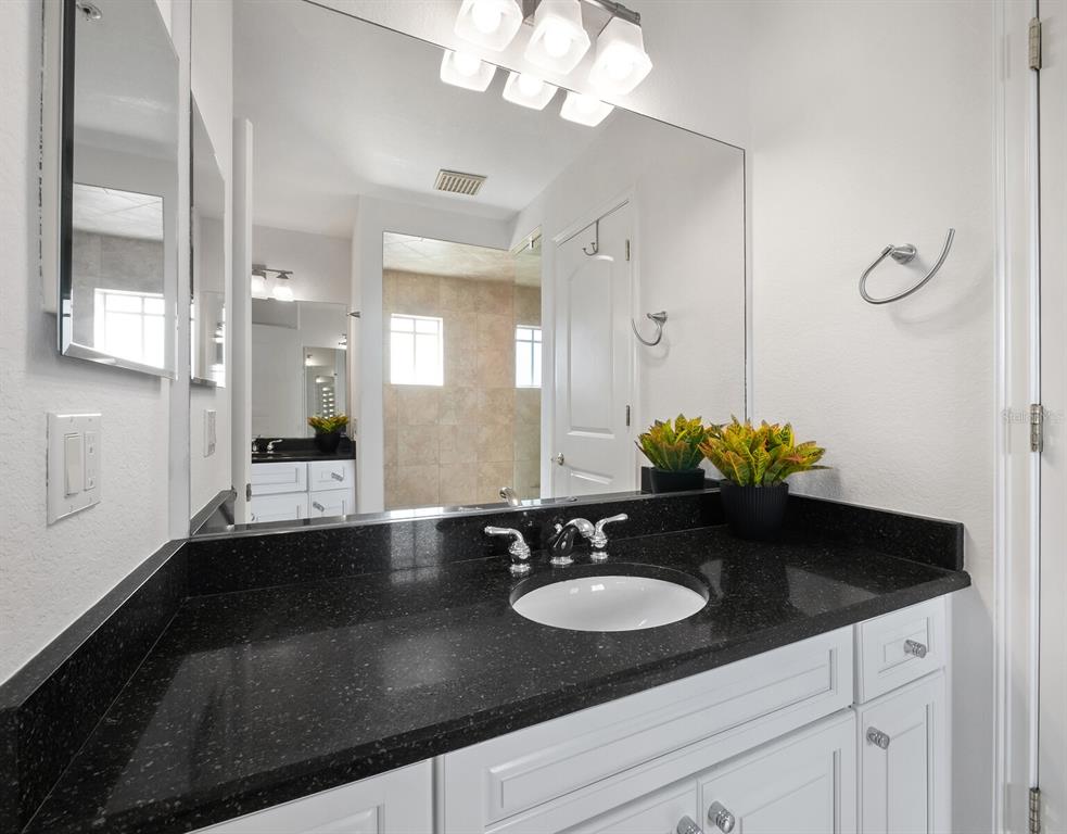 HARBOR VIEW ON GOLDEN GATE POINT - Residential