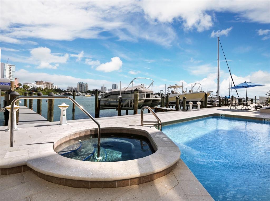 HARBOR VIEW ON GOLDEN GATE POINT - Residential