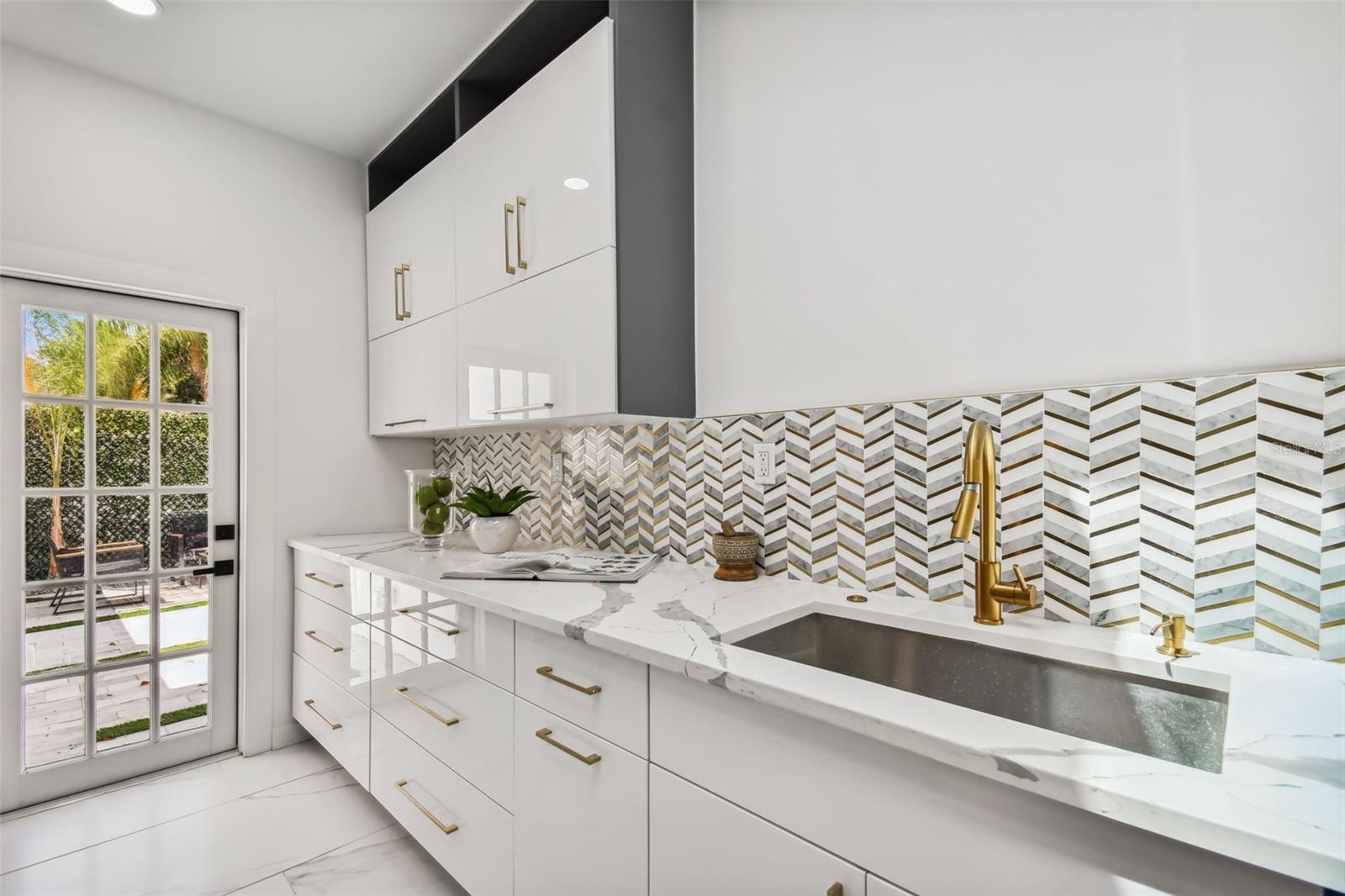 BARNARD ERASTUS A S REV SUB - Residential Lease