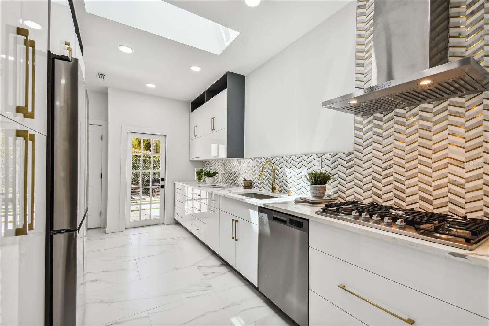 BARNARD ERASTUS A S REV SUB - Residential Lease