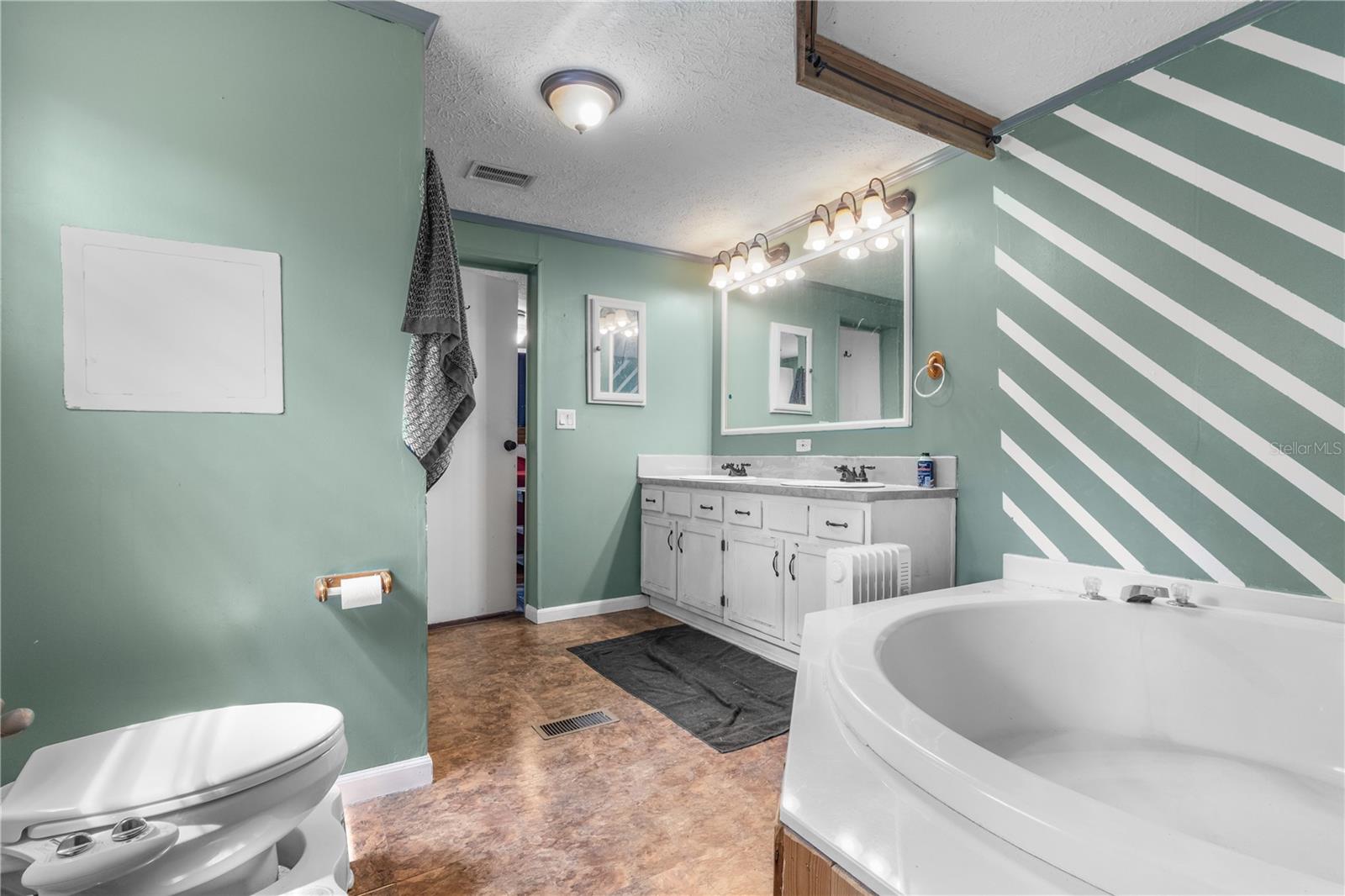 MONTEOCHA CREEK - Residential