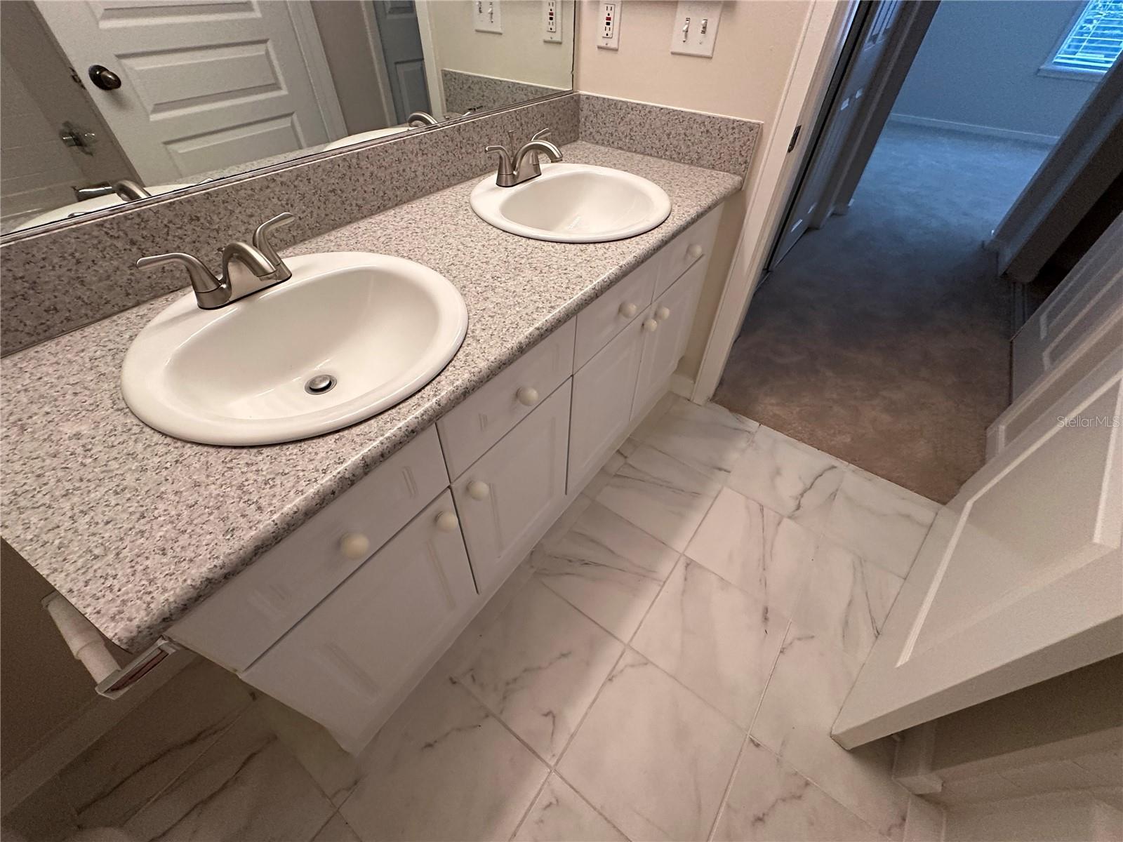 TOWN CENTER CONDOS - Residential Lease