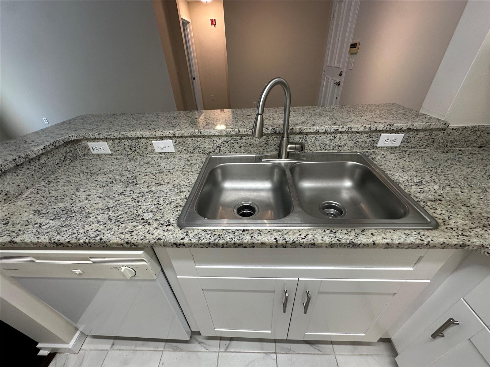 TOWN CENTER CONDOS - Residential Lease