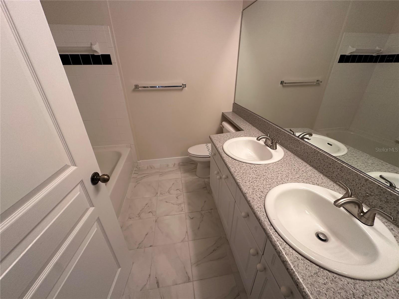 TOWN CENTER CONDOS - Residential Lease