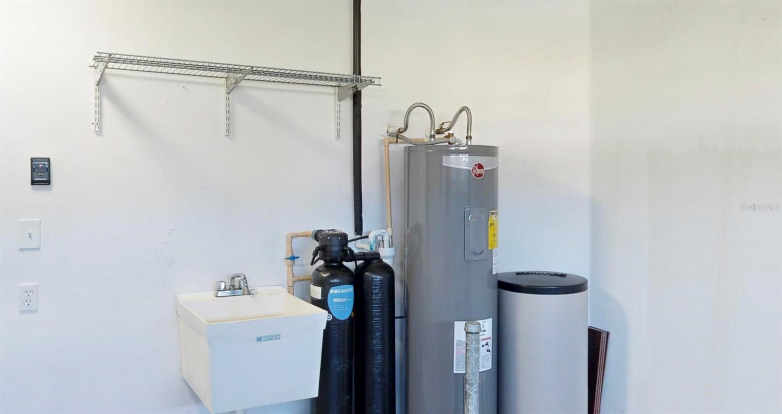 FAIRWAYS QUAIL HOLLOW PH 01 - Residential