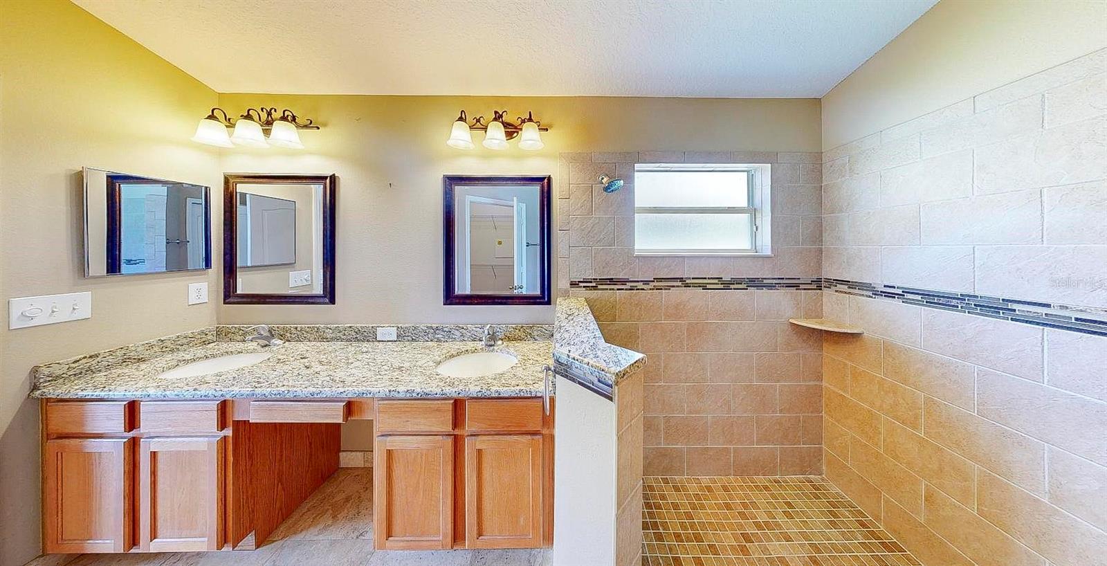 FAIRWAYS QUAIL HOLLOW PH 01 - Residential