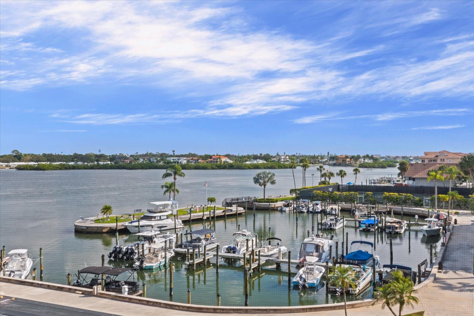 DOLPHIN BAY - Residential