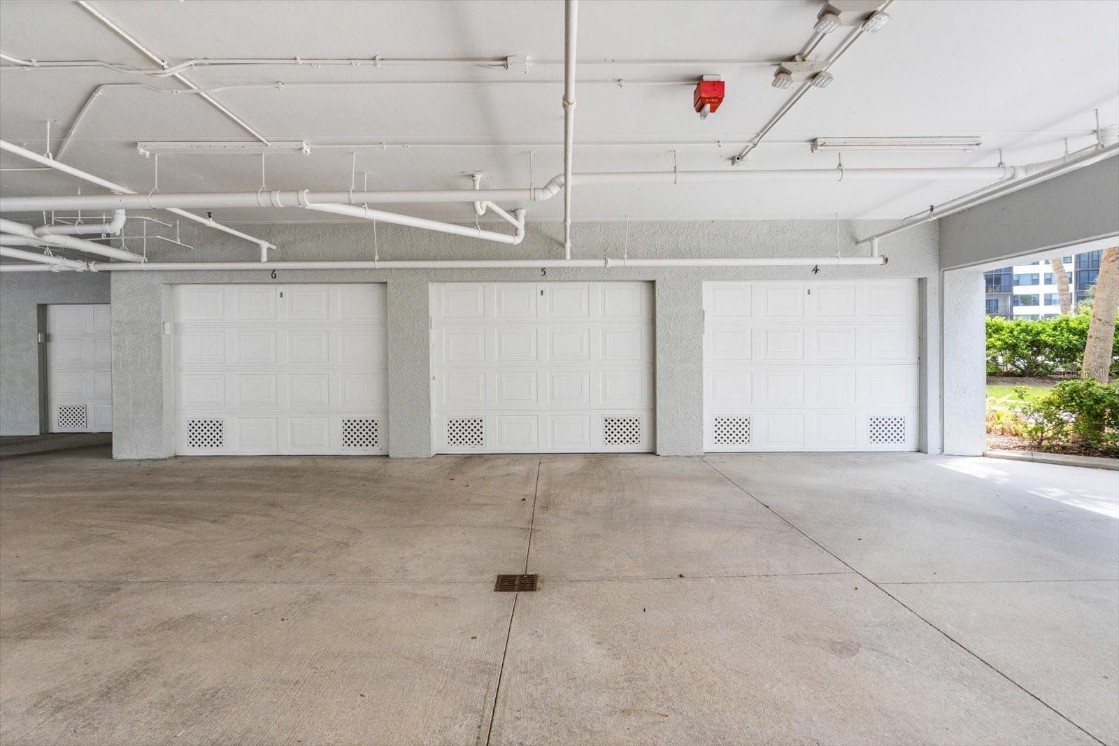 DOLPHIN BAY - Residential