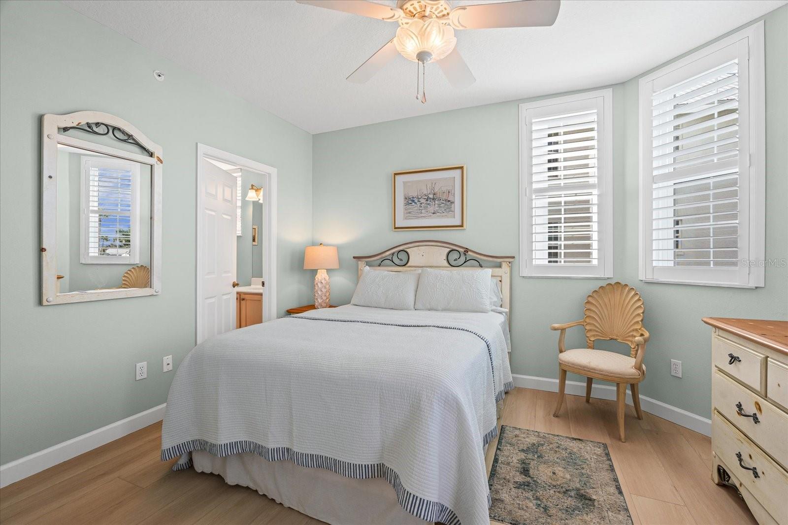 DOLPHIN BAY - Residential