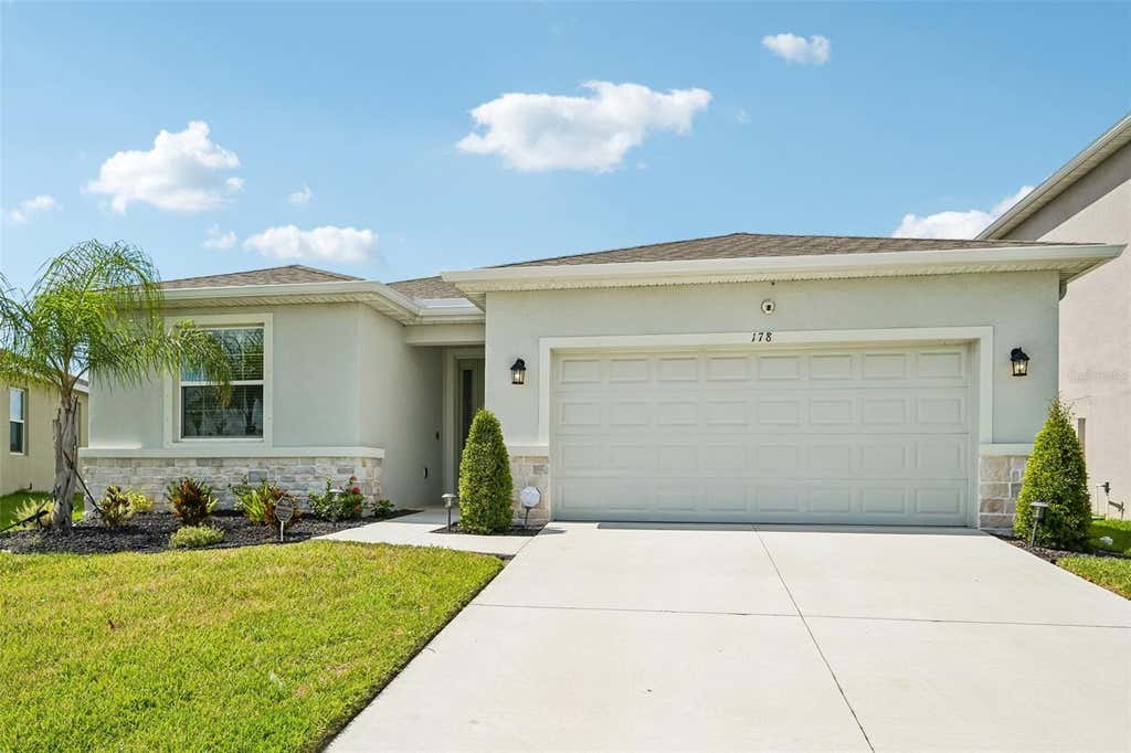 Photo of 178 Mangrove Manor Drive, Apollo Beach, FL 33572 (MLS # S5153040)