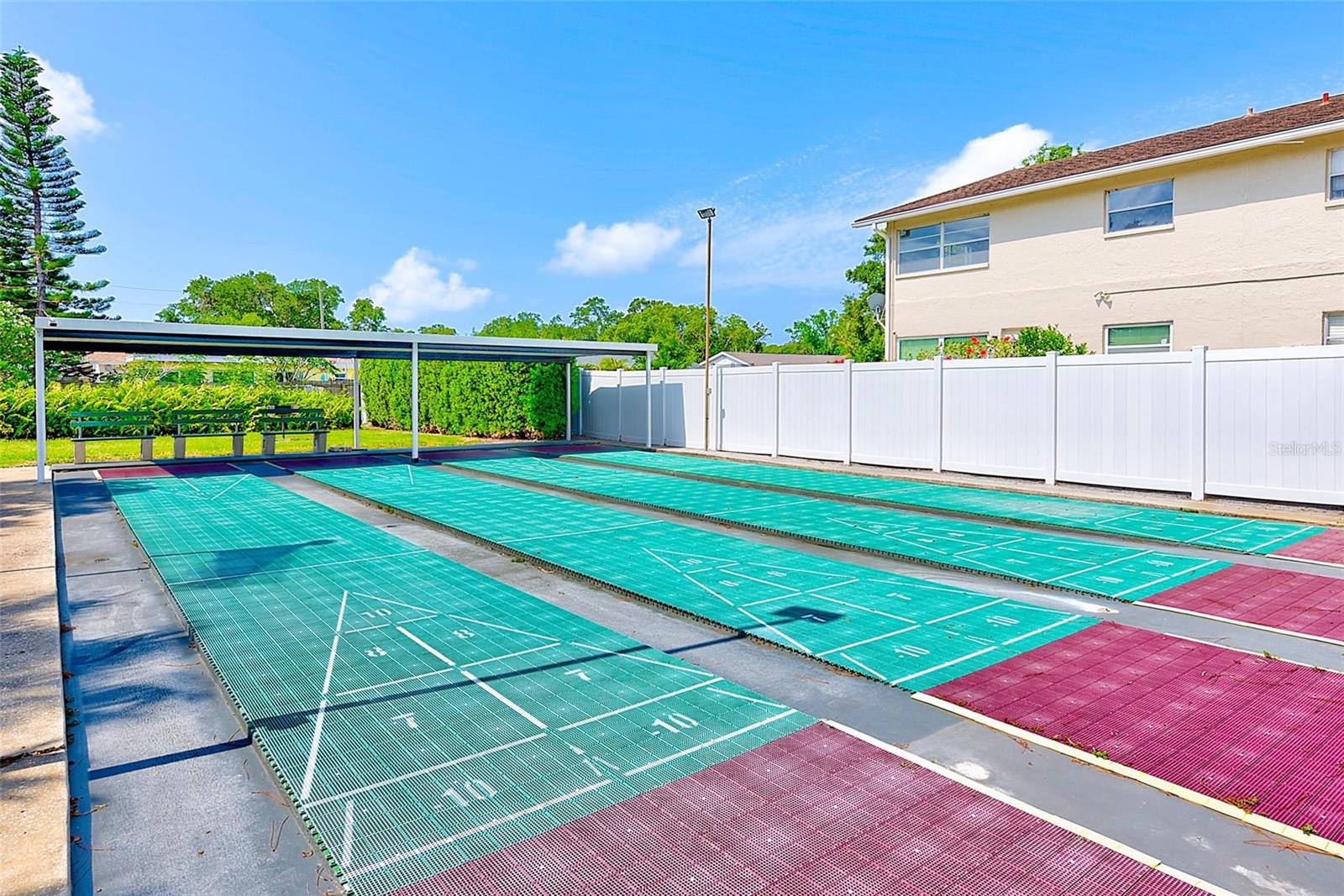 TWIN OAKS APTS IX CONDO - Residential