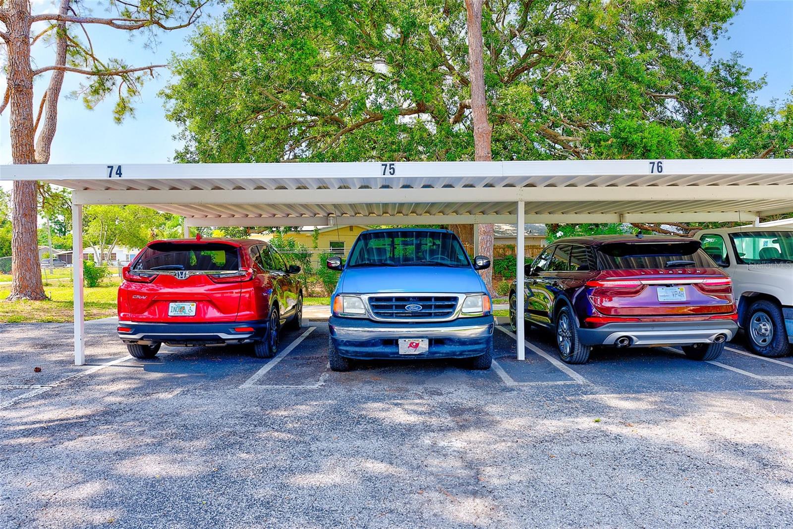 TWIN OAKS APTS IX CONDO - Residential