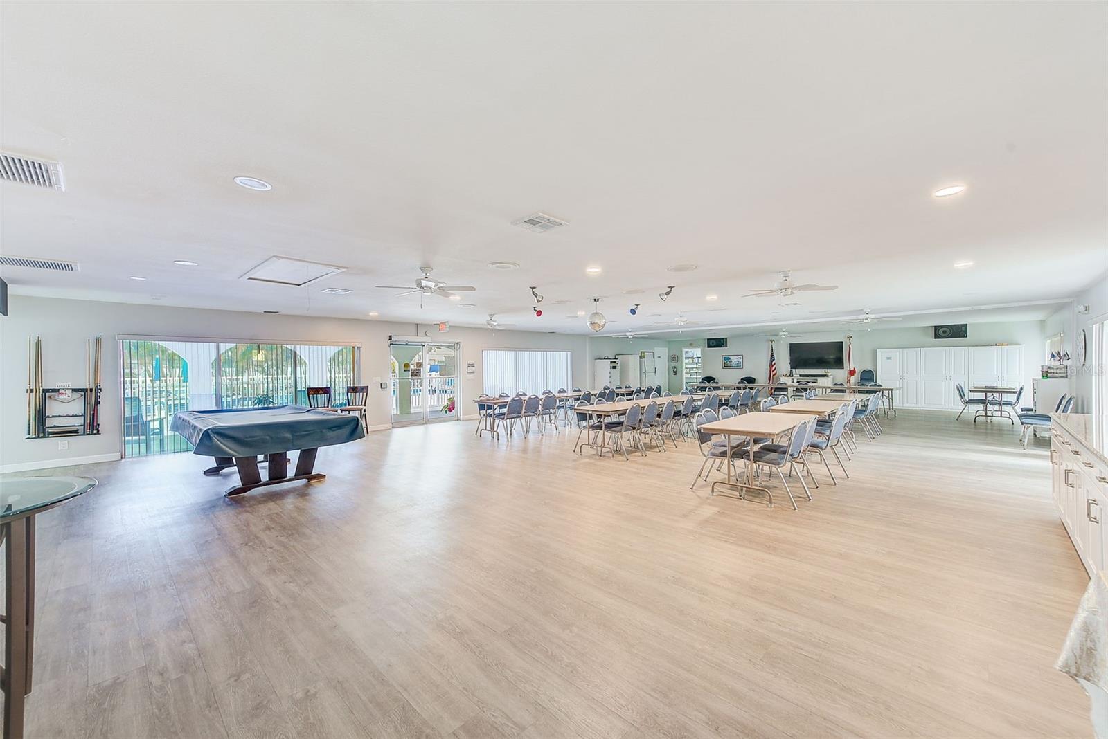 TWIN OAKS APTS IX CONDO - Residential