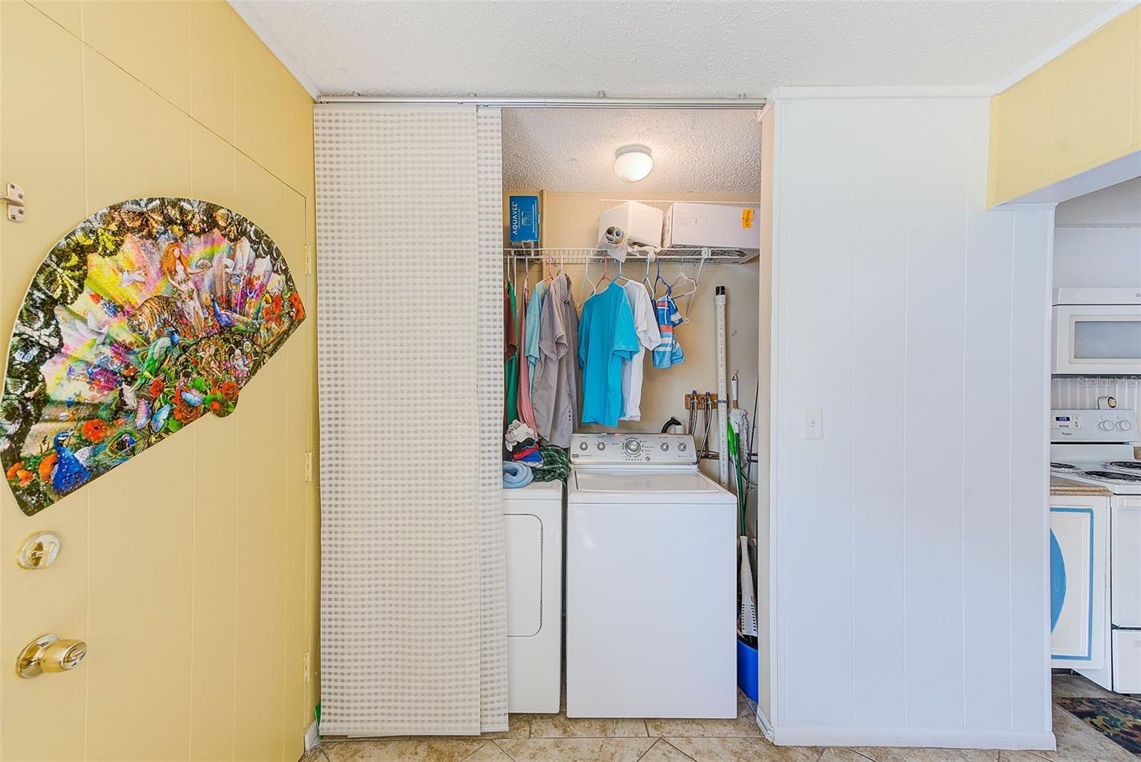 TWIN OAKS APTS IX CONDO - Residential