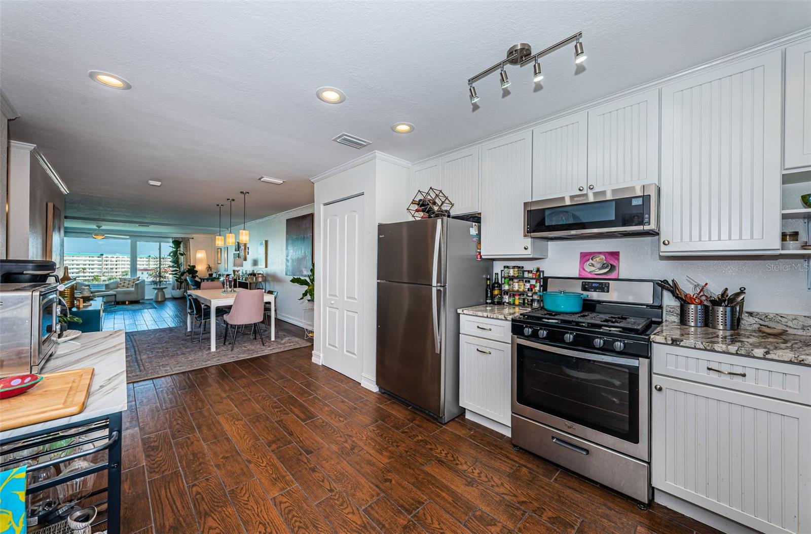 5925 SHORE BOULEVARD S 505