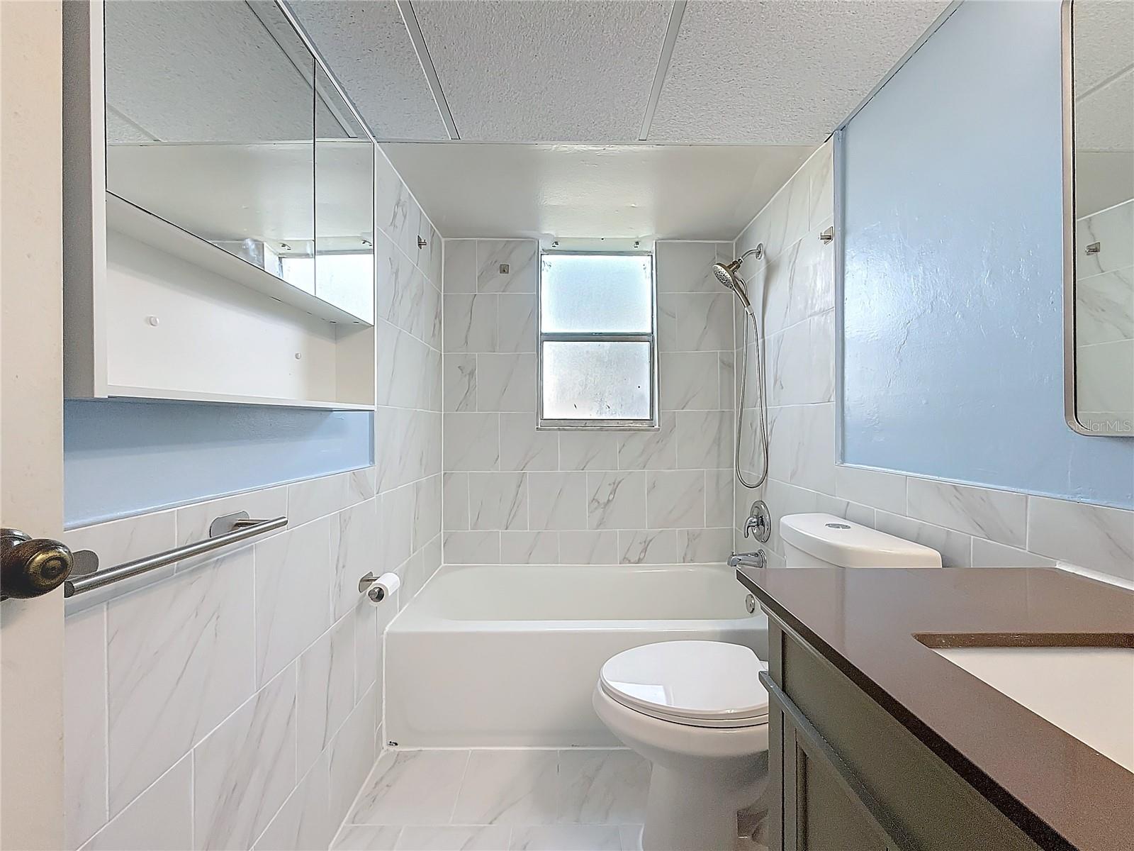 2850 SOMERSET DRIVE 204L