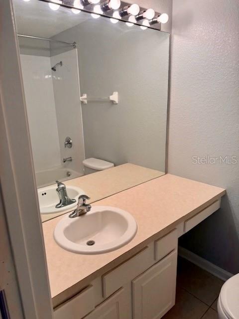 DUNWOODY COMMONS PH 2 - Residential Lease