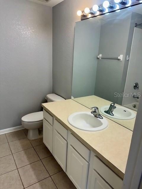 DUNWOODY COMMONS PH 2 - Residential Lease