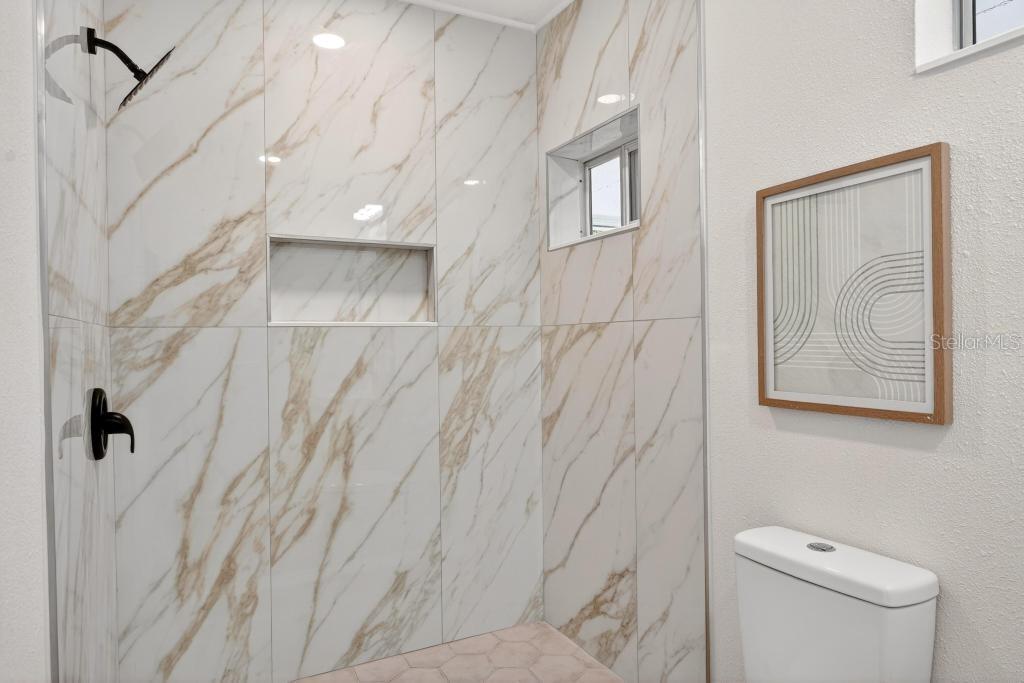 HIAWASSEE HILLS - Residential