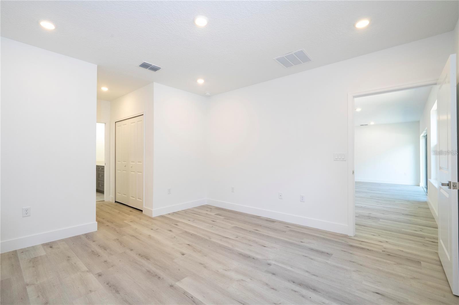 ROYAL TRAILS UNIT 01 - Residential