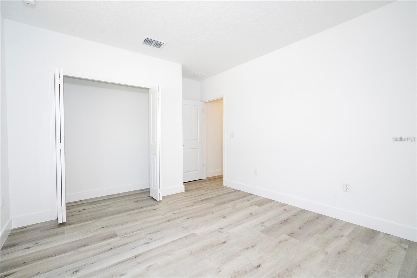 ROYAL TRAILS UNIT 01 - Residential