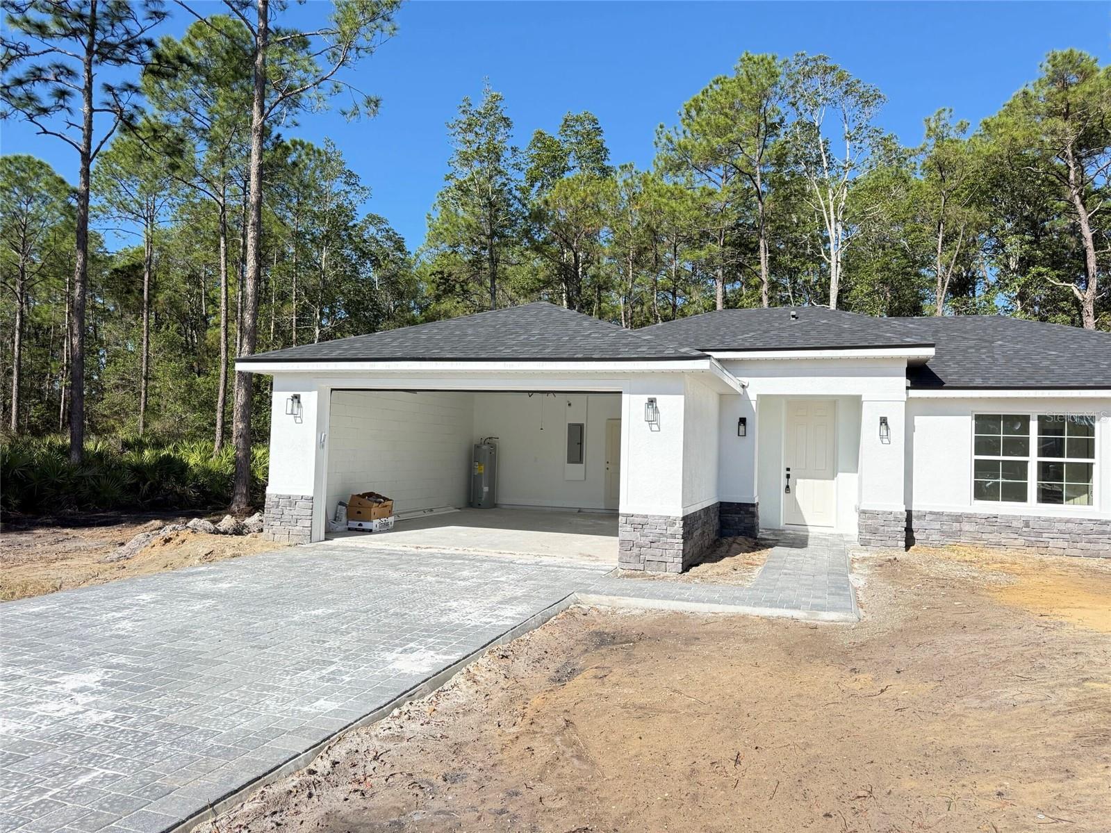 ROYAL TRAILS UNIT 01 - Residential