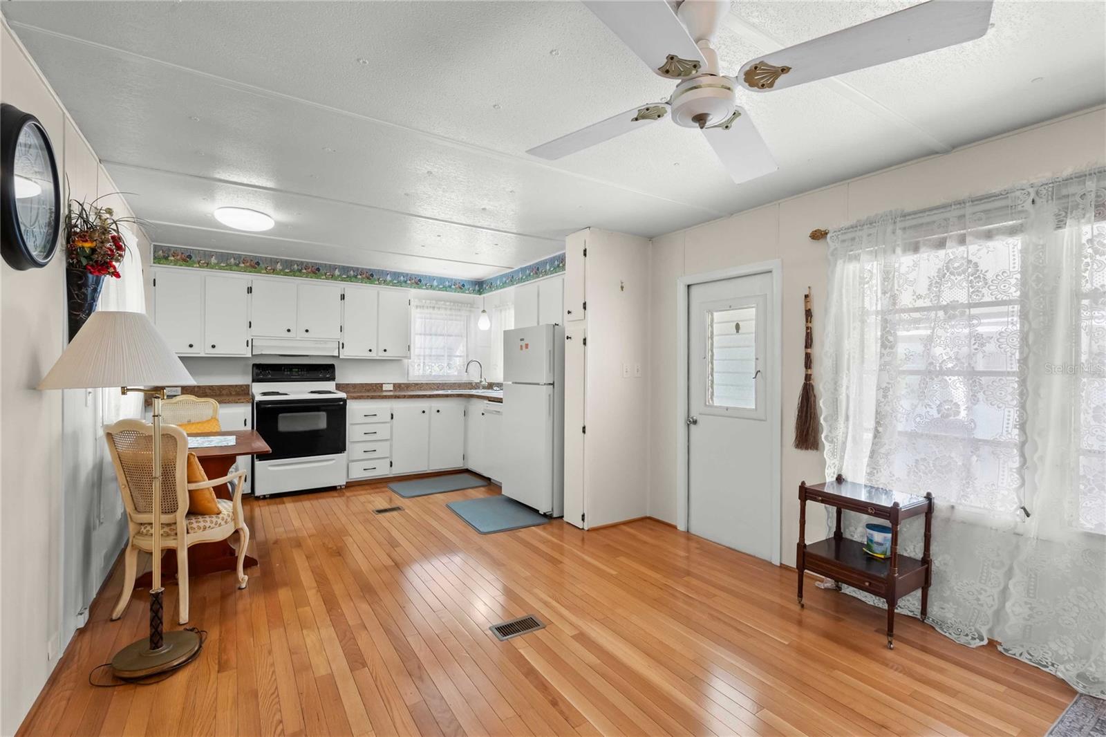 SKY HARBOR ESTATES CORP INC CONDO - Residential