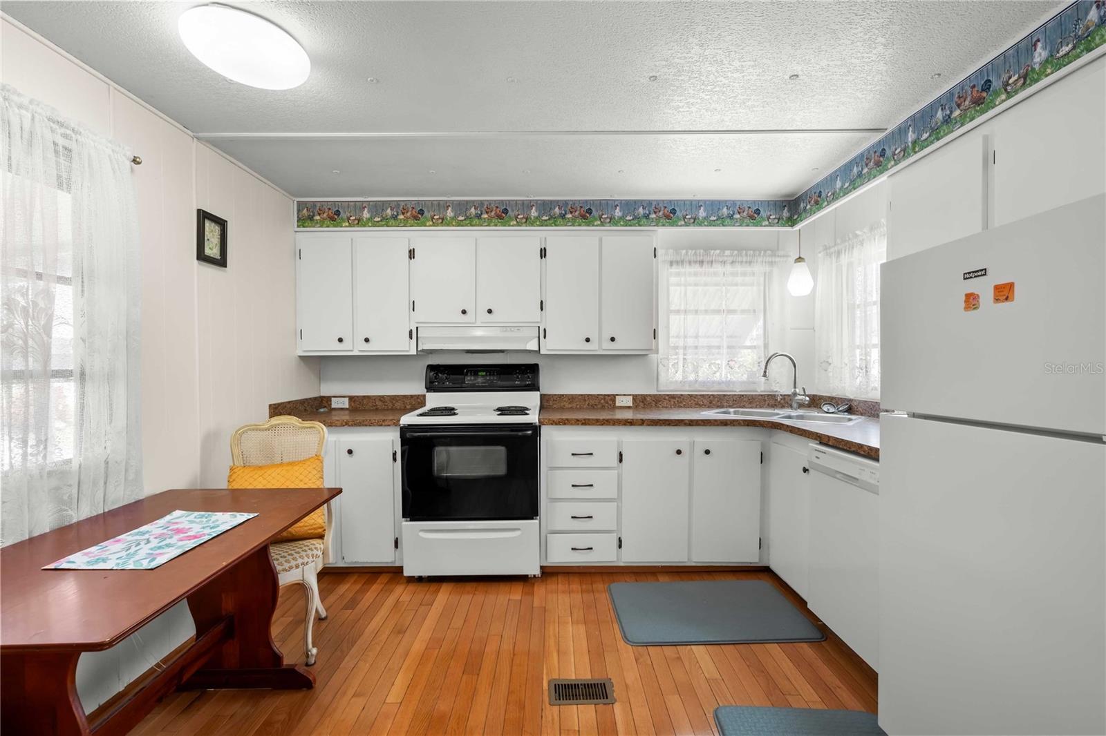 SKY HARBOR ESTATES CORP INC CONDO - Residential