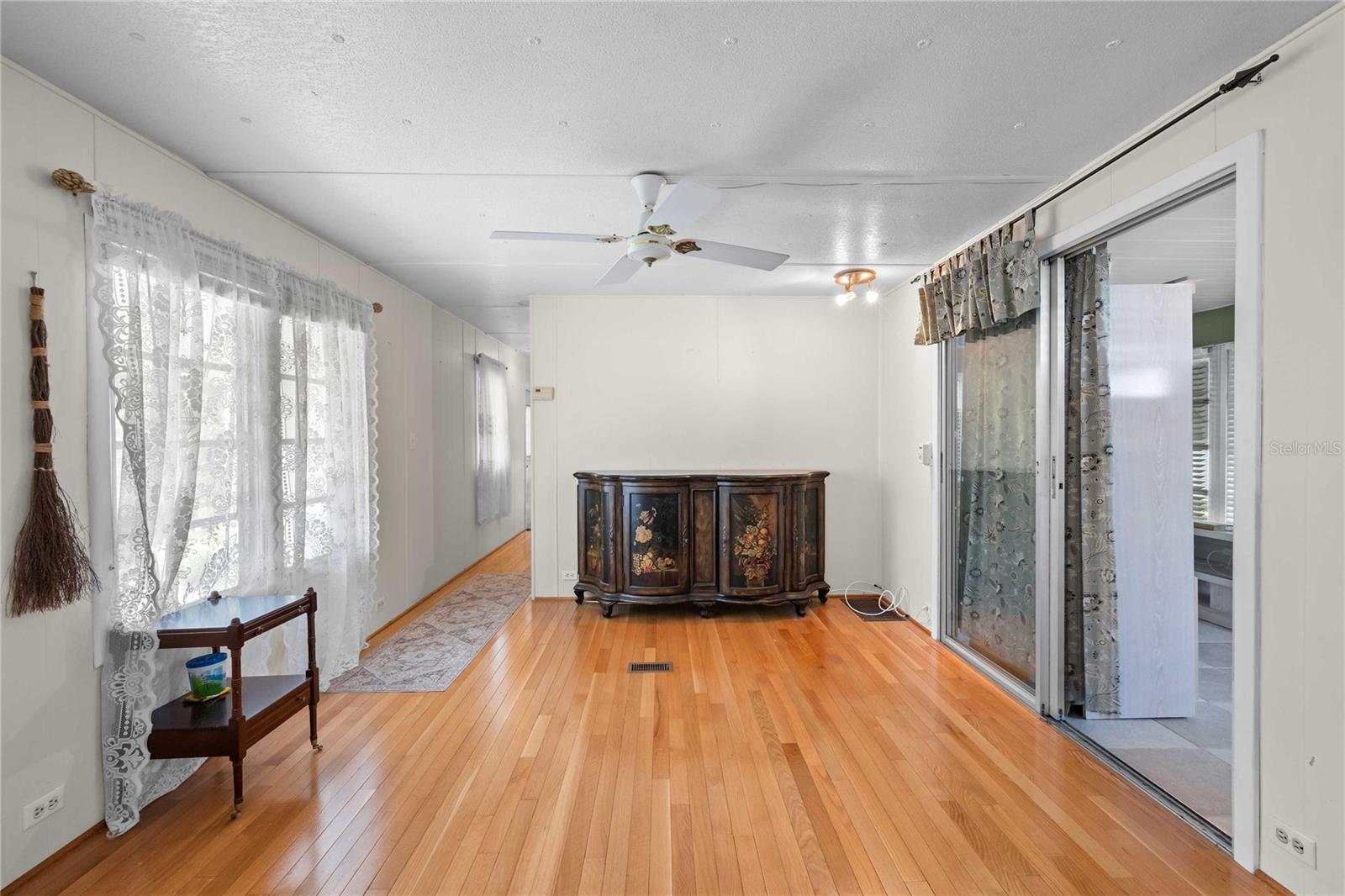 SKY HARBOR ESTATES CORP INC CONDO - Residential