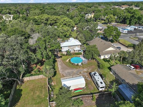 A home in FRUITLAND PARK