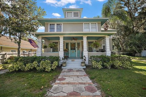 A home in FRUITLAND PARK