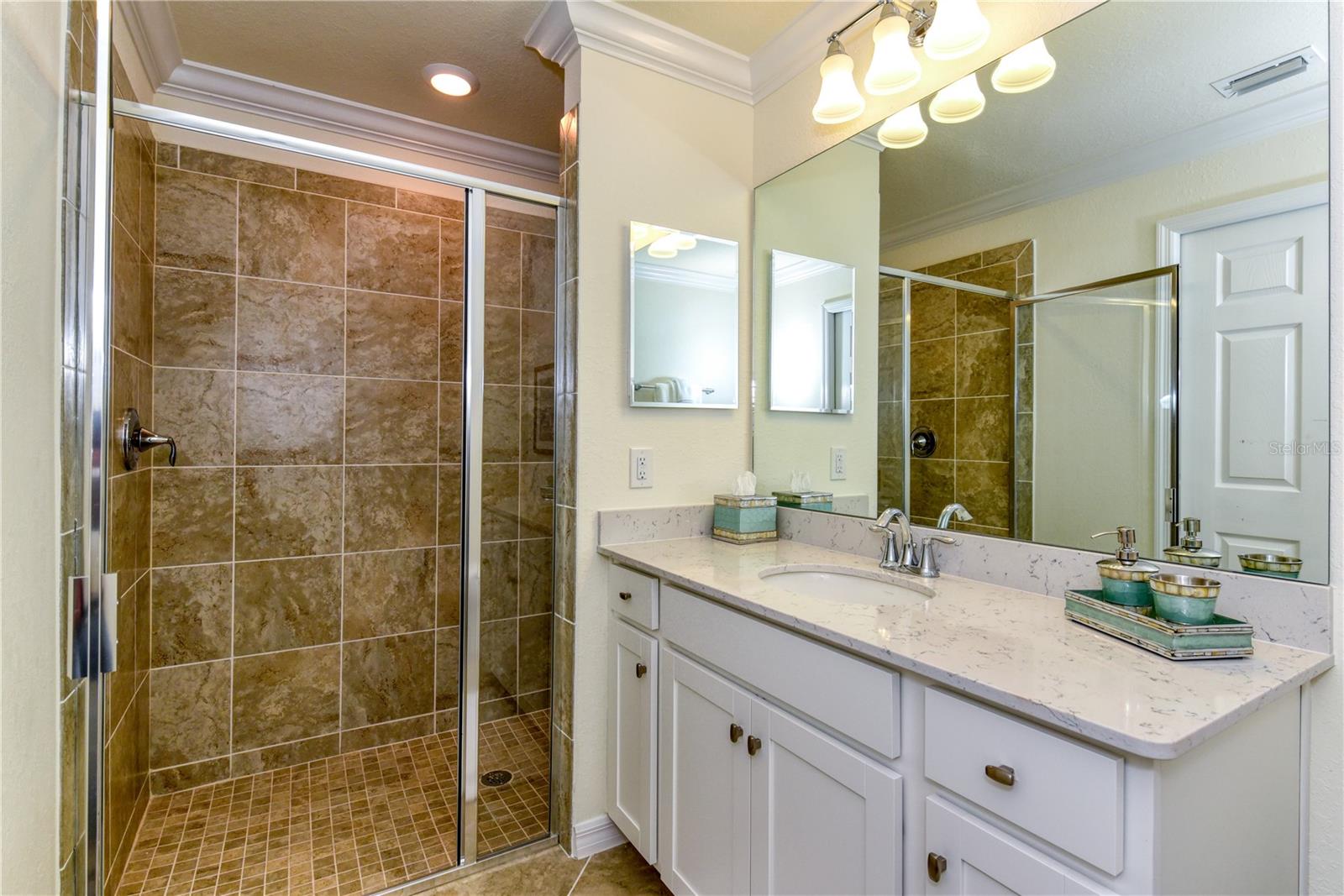 LAKEWOOD NATIONAL - Residential Lease