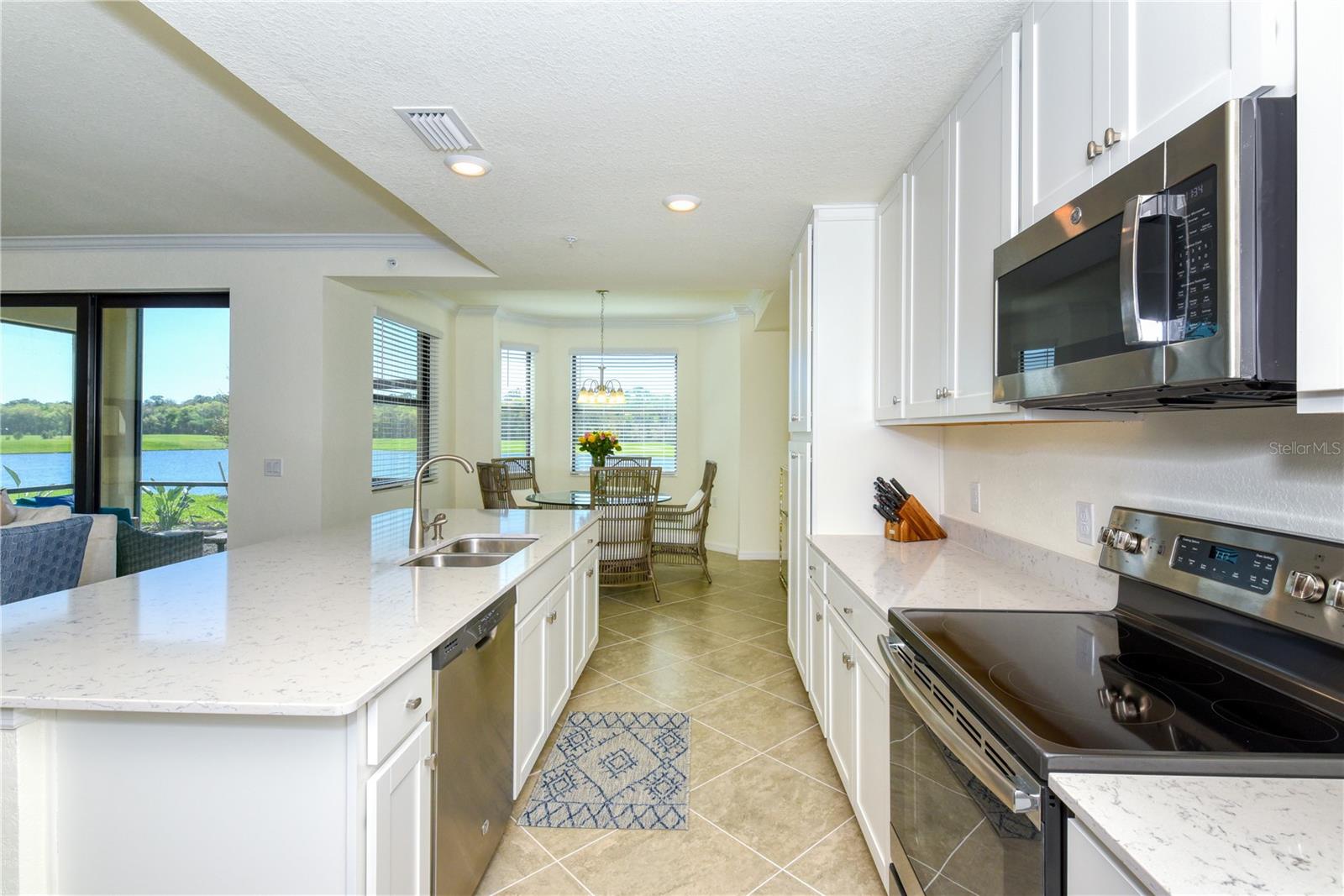 LAKEWOOD NATIONAL - Residential Lease
