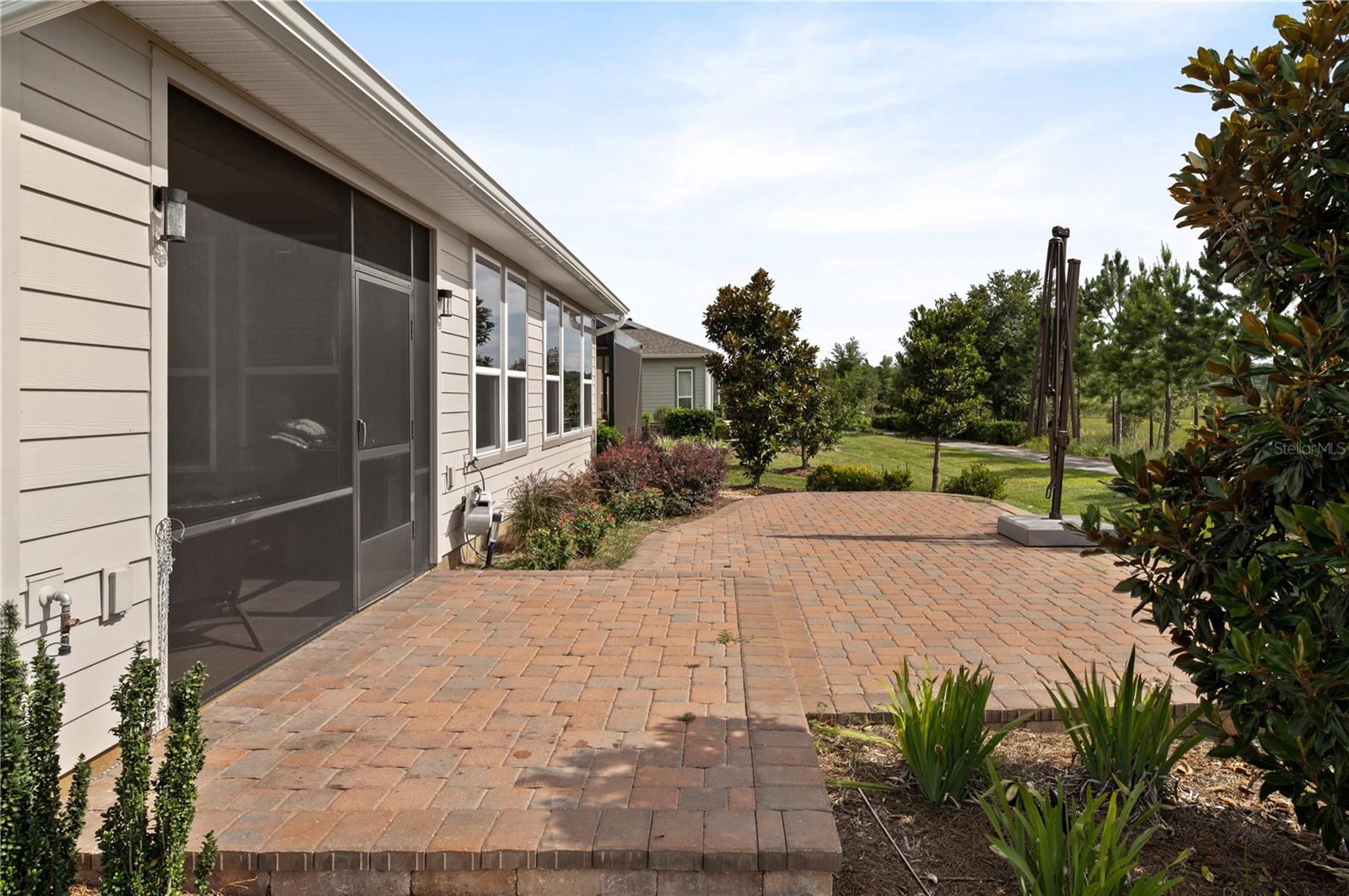 5589 NW 40TH LOOP