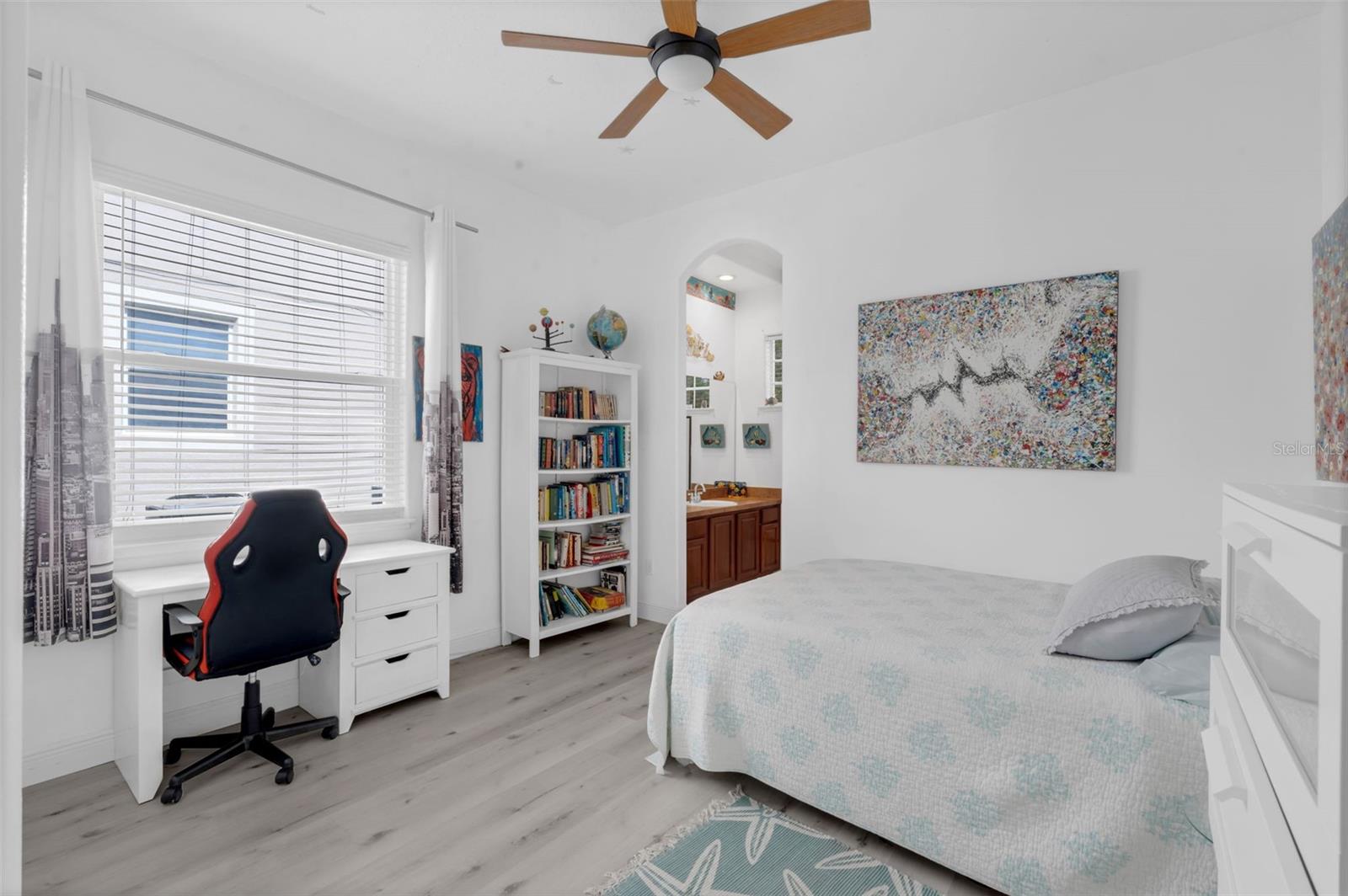 BRISTOL ESTATES - Residential